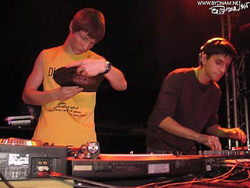 DJs Dizz & Gogezze 