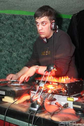   - DJ FStep @   -  71
